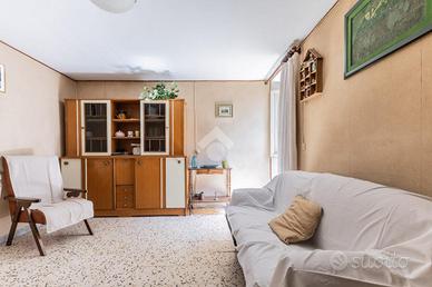 4 LOCALI A CAPRAROLA