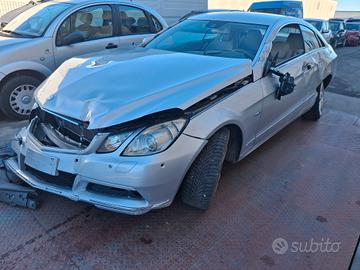 Mercedes classe E C207 anno 2010 ricambi usati