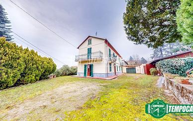 CASA INDIPENDENTE CON GIARDINO E BOX AUTO!
