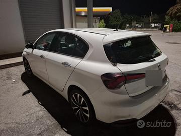 FIAT TIPO LOUNGE 5 PORTE T-JET