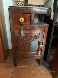 Antico comodino