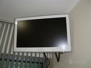 TV Samsung LCD con staffa da muro