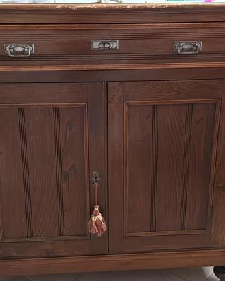 Credenza antica