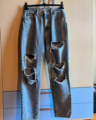 Jeans mom con strappi