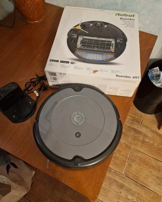 robot aspirapolvere Romba 697