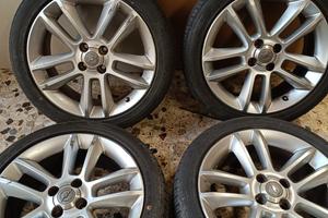 Set di gomme estive Opel Corsa D 2007 215/45R17