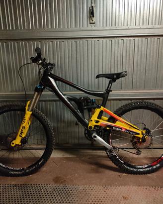 Bicicletta enduro cannondale moto carbon 2