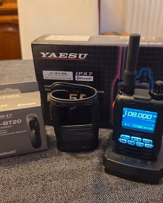 Yaesu FT5D