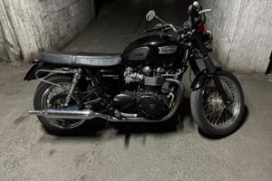 Triumph Bonneville t100 all black usata