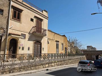 Castelvetrano, App. piano 1 e 2 via Minghetti