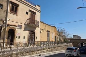 Castelvetrano, App. piano 1 e 2 via Minghetti