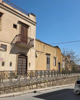 Castelvetrano, App. piano 1 e 2 via Minghetti