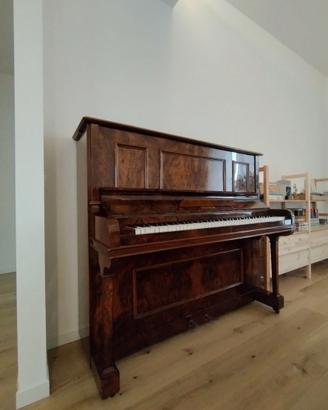 Pianoforte verticale in radica
