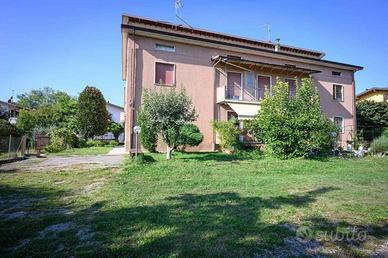 Appartamento di 120 m² con 3 locali e box auto a S