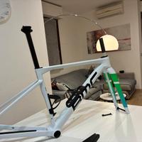 BMC KAIUS 01 GRAVEL  WHITE Telaio Carbon Disc