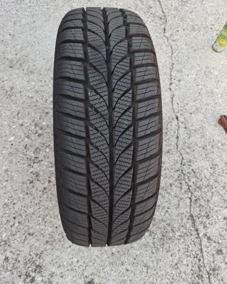 4 gomme 195/60 R15 4 stagioni