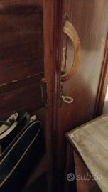 armadio antico arte povera.