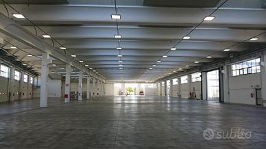 Capannone di 5500 e scoperto di pari metratura