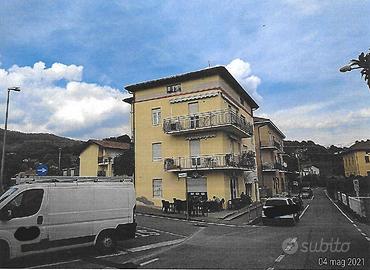 Immobile in asta di 136 m² con 3 locali e box auto