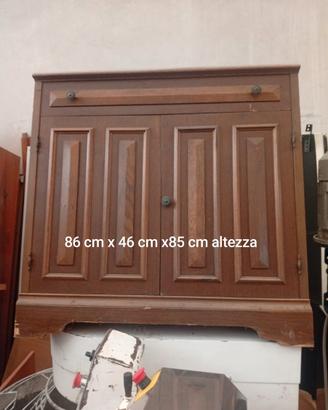 credenza media in legno