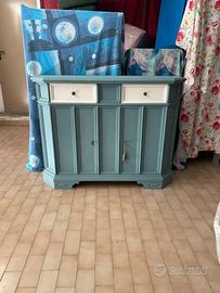 Credenza in stile Shabby.