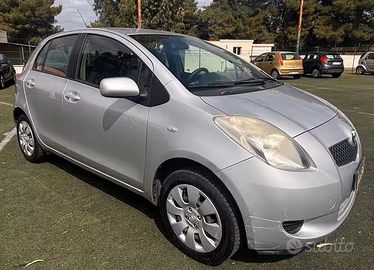 Toyota Yaris 1.0 5 porte