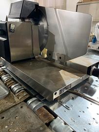 Affettatrice italiana macchi av 370c trifase
