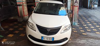 Lancia Ypsilon 1.0 FireFly 5 porte S&S Hybrid Ecoc