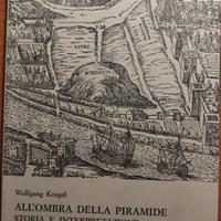 All'ombra della Piramide
