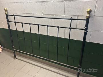 Letto matrimoniale in in ferro con materasso