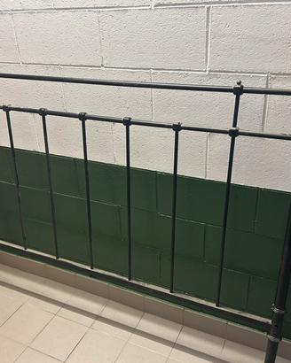 Letto matrimoniale in in ferro con materasso