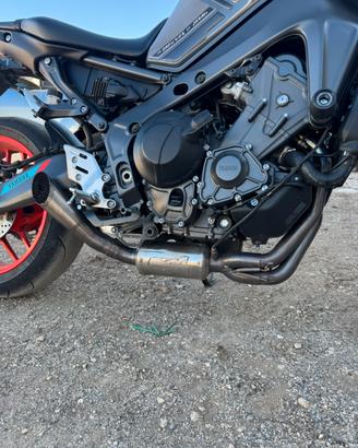 scarico dominator per yamaha mt 09 2021/2023