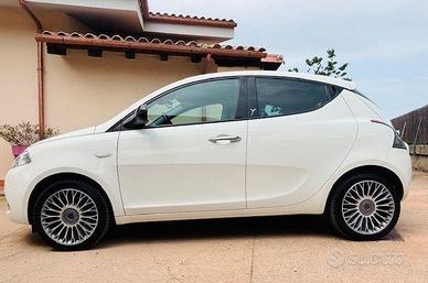 Lancia Ypsilon 1.3 mjt 95 cv