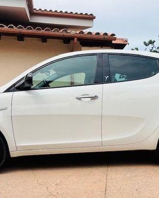 Lancia Ypsilon 1.3 mjt 95 cv