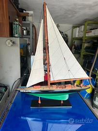 Modellismo. Barca a Vela