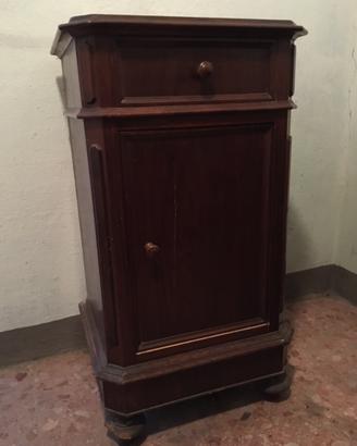 Comodino antico in legno da restaurare