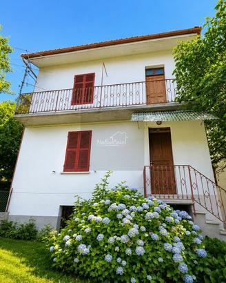 Casa indipendente con 6 vani e caminetto a Netro