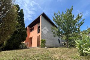 VILLA A SCHIERA D'ANGOLO A ALBINO