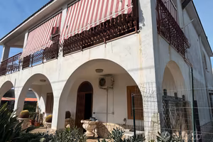 Talsano- villa con giardino e garage