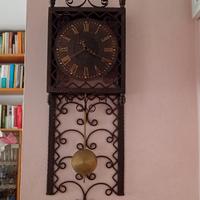 Orologio a pendolo in ferro battuto uso decorativo