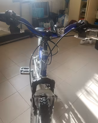 MTB 26” Biammortizzata Shimano 7V – Blu/Bianca
