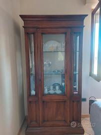 Elegante Vetrina in Legno Massiccio 