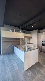 Cucina con penisola Arredo3 Time Outlet