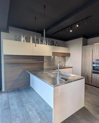 Cucina con penisola Arredo3 Time Outlet