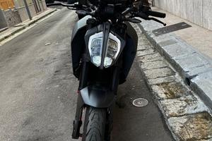 KTM duke 125