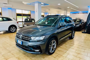 VW Tiguan 2.0 TDI DSG 4MOTION R-Line Tetto / LED /