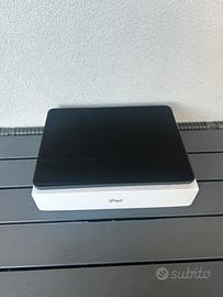 Ipad 9a generazione 64gb con cover e penna
