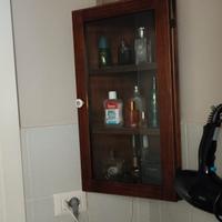 Specchiera ed angoliera.