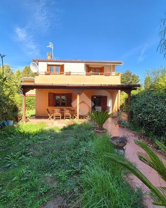VILLA SINGOLA A TARQUINIA