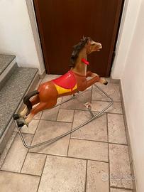 Cavallo a dondolo vintage